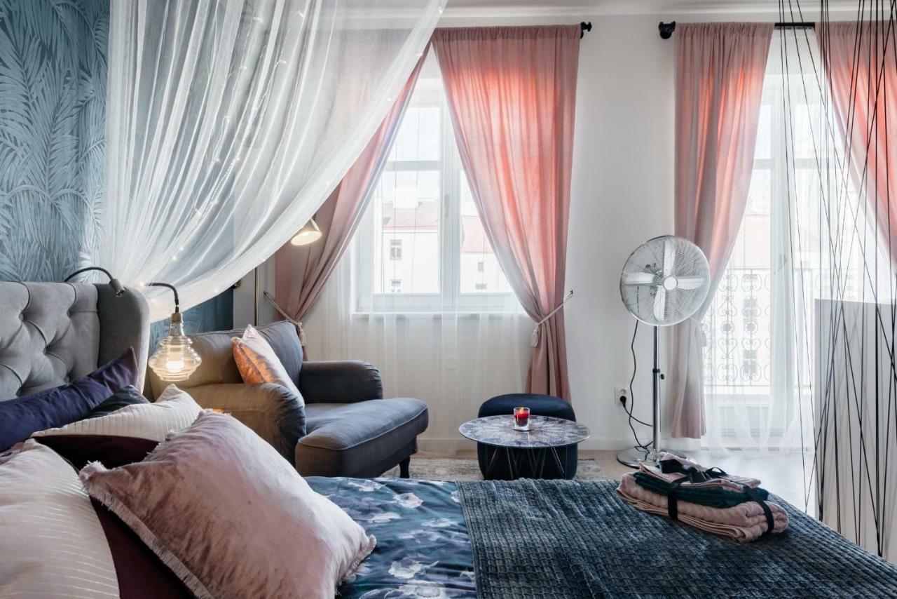 Romantic Designer Apartment Prága Kültér fotó